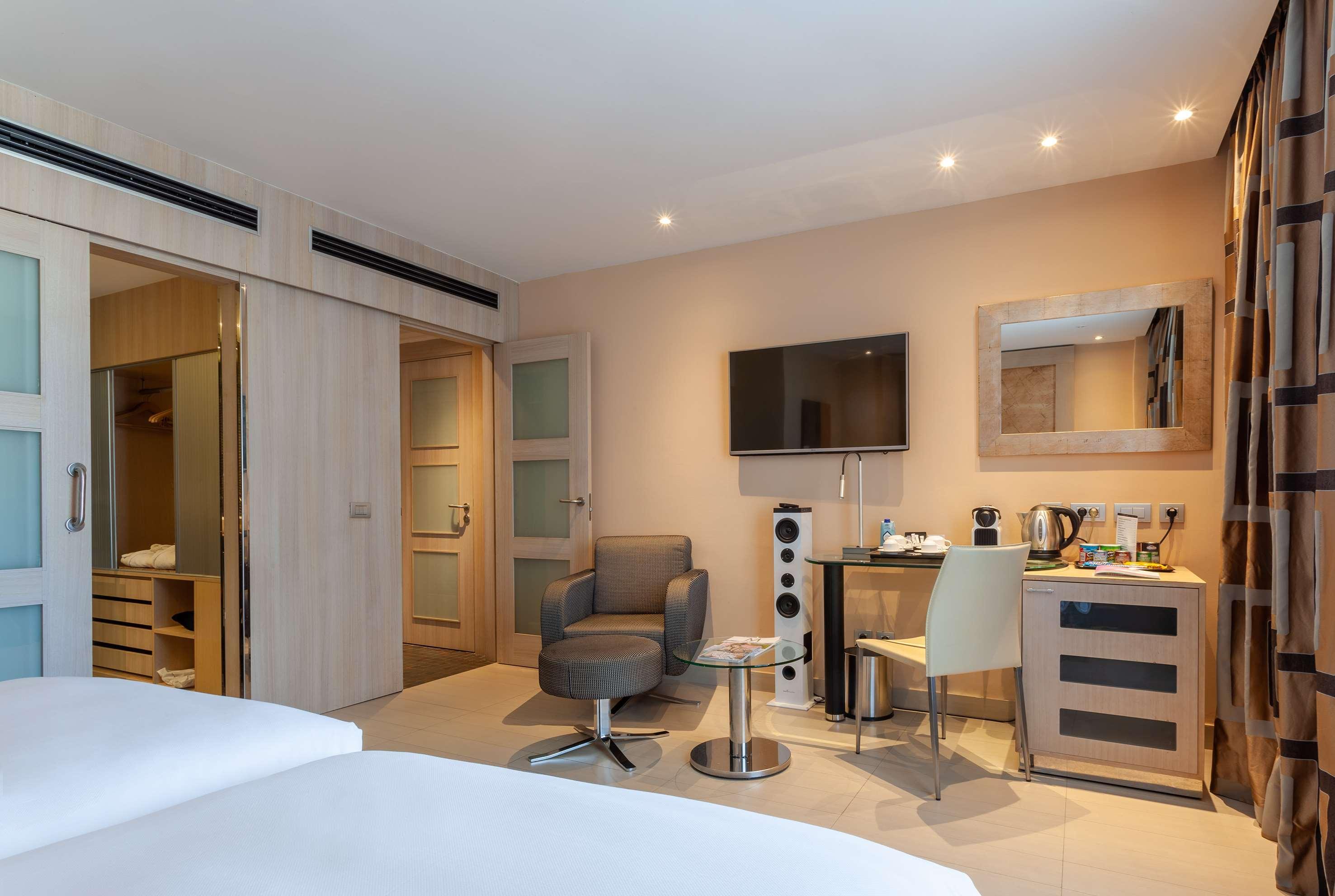The Level At Melia Sevilla Екстер'єр фото