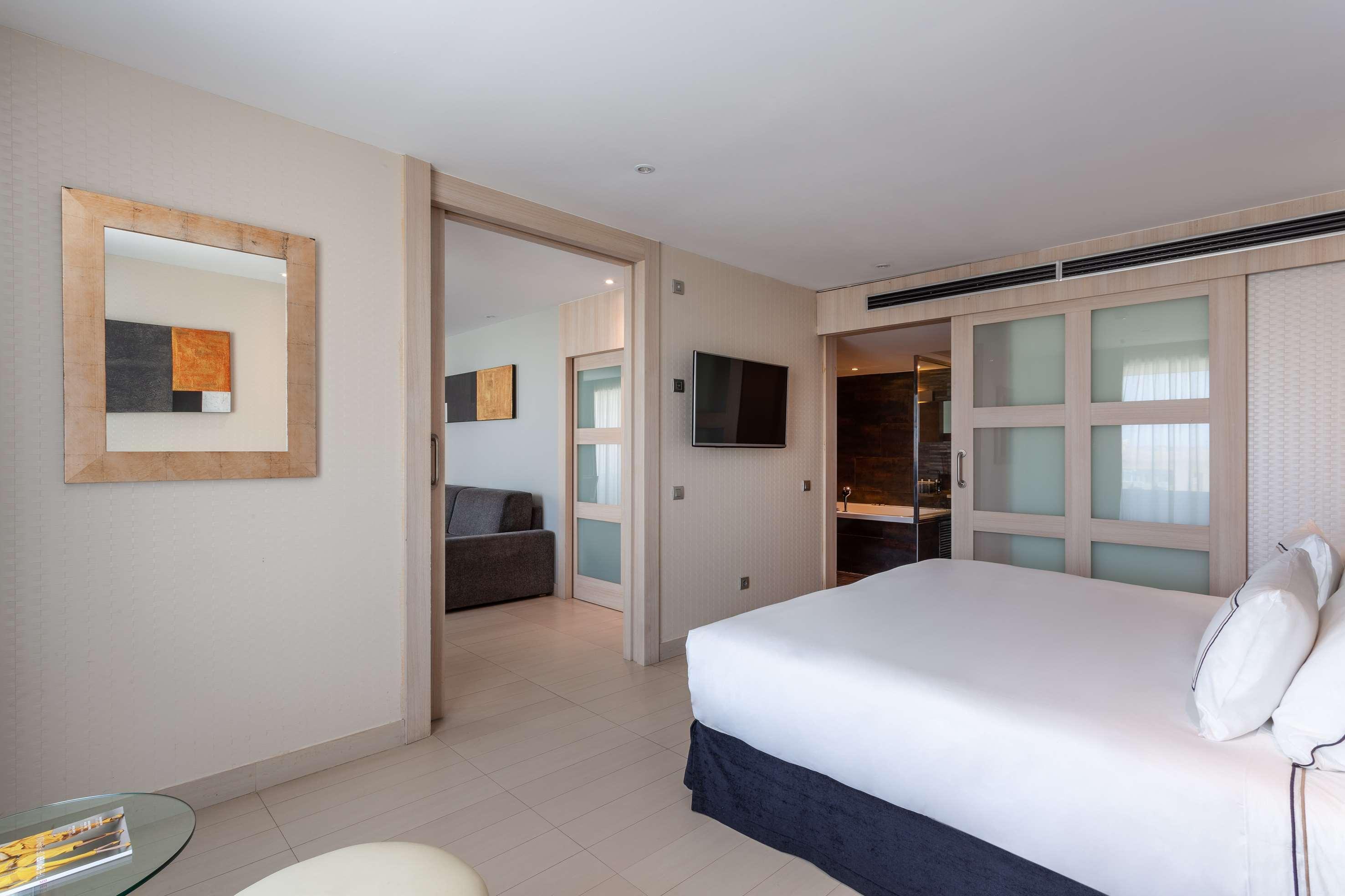 The Level At Melia Sevilla Екстер'єр фото